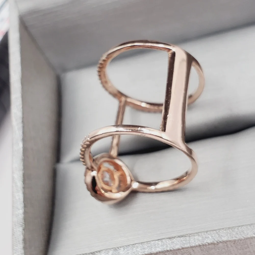 Round White Diamond Simulants Rose Gold - 925 Sterling Silver Halo Ring